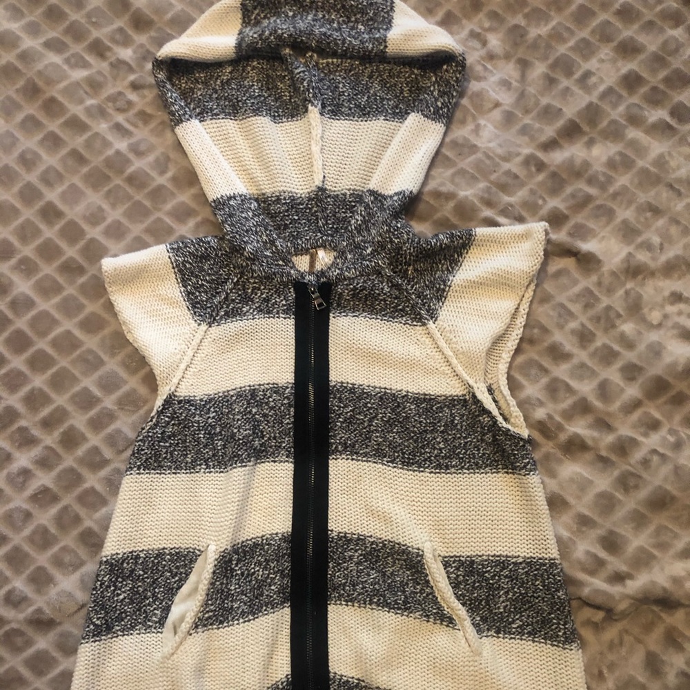Free people, short sleeve sweater zip-up hoodie